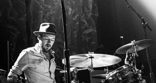 Americana and rock drummer - Jake Bartlett