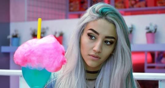 LATIN Pop Singer/Songwriter - Nathalie Q