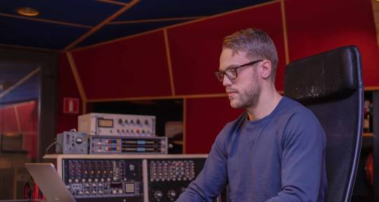 Music Producer, Pop & EDM - Simon Jacobsson